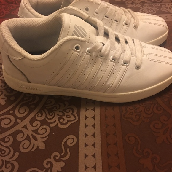 Shoes - Picture 4 of 4